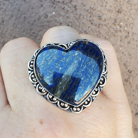 New Heart Shaped Lapis Lazuli 925 Silver Statement Ring. - Picture 4 of 16